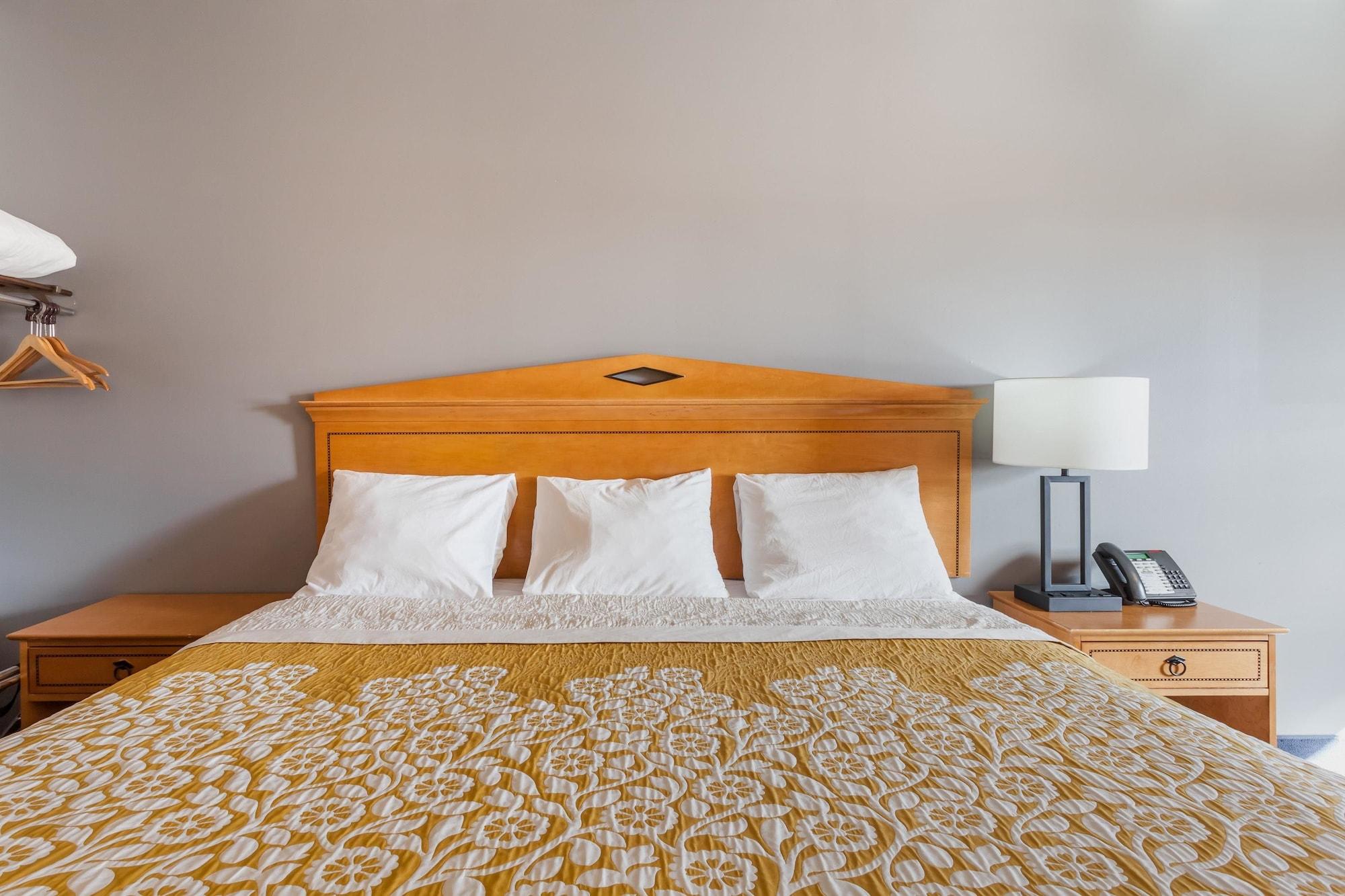 Days Inn & Suites By Wyndham Lancaster Amish Country Mountville Exteriér fotografie