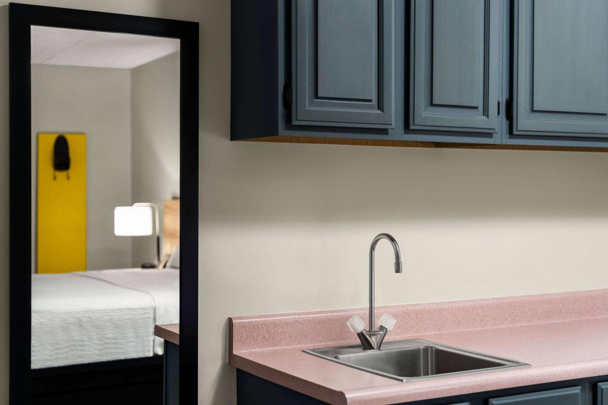 Days Inn & Suites By Wyndham Lancaster Amish Country Mountville Exteriér fotografie
