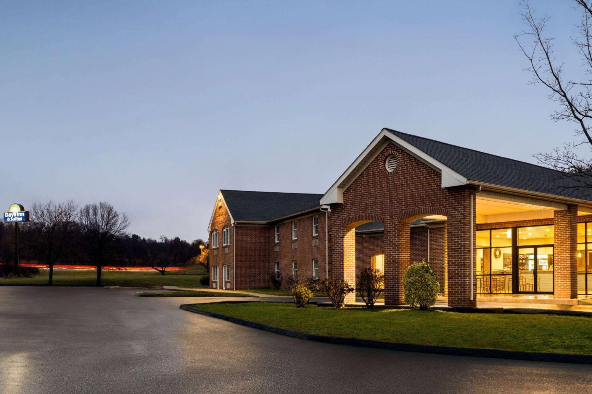 Days Inn & Suites By Wyndham Lancaster Amish Country Mountville Exteriér fotografie
