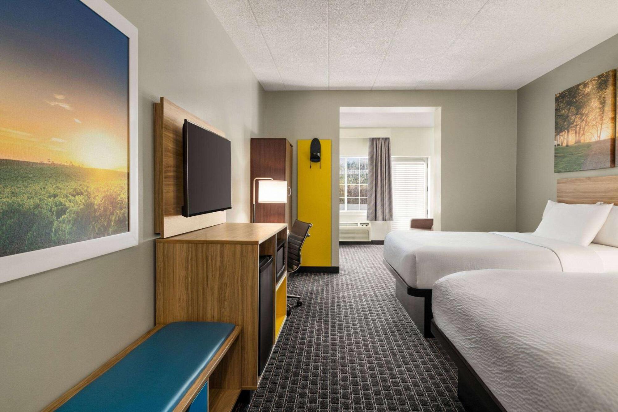 Days Inn & Suites By Wyndham Lancaster Amish Country Mountville Exteriér fotografie