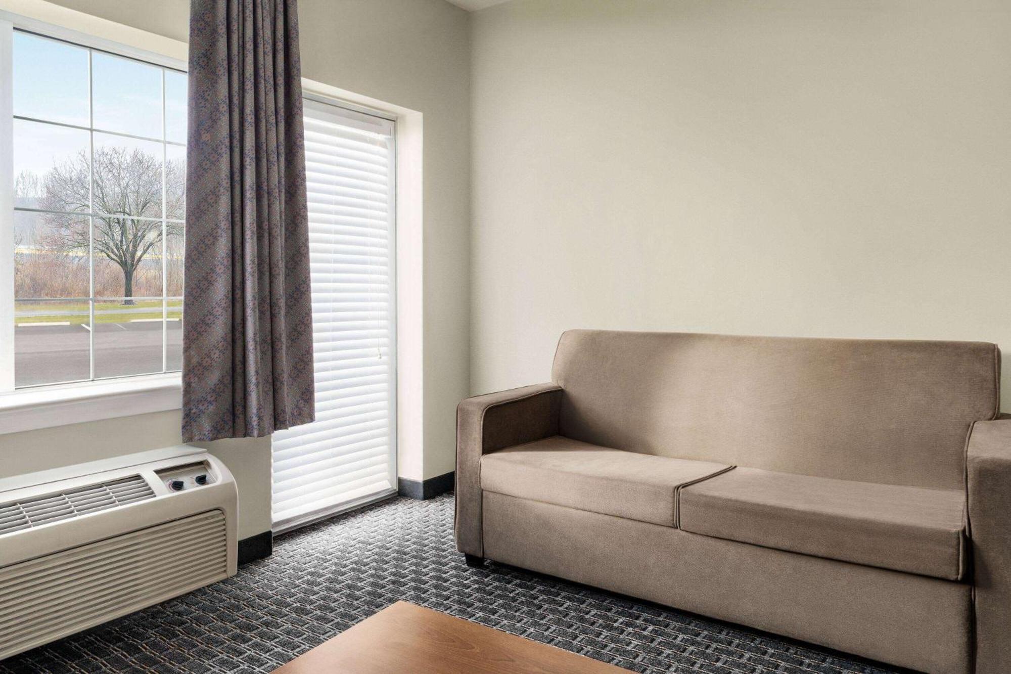 Days Inn & Suites By Wyndham Lancaster Amish Country Mountville Exteriér fotografie