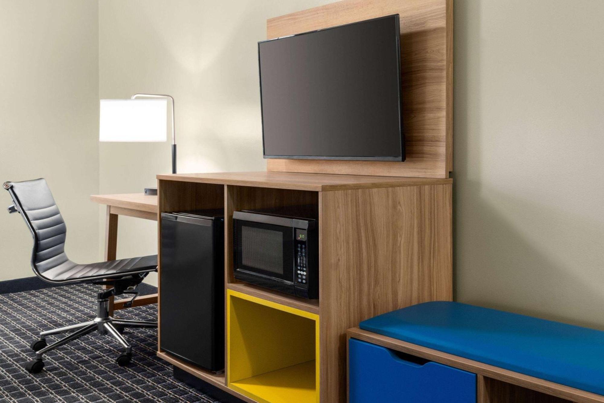Days Inn & Suites By Wyndham Lancaster Amish Country Mountville Exteriér fotografie